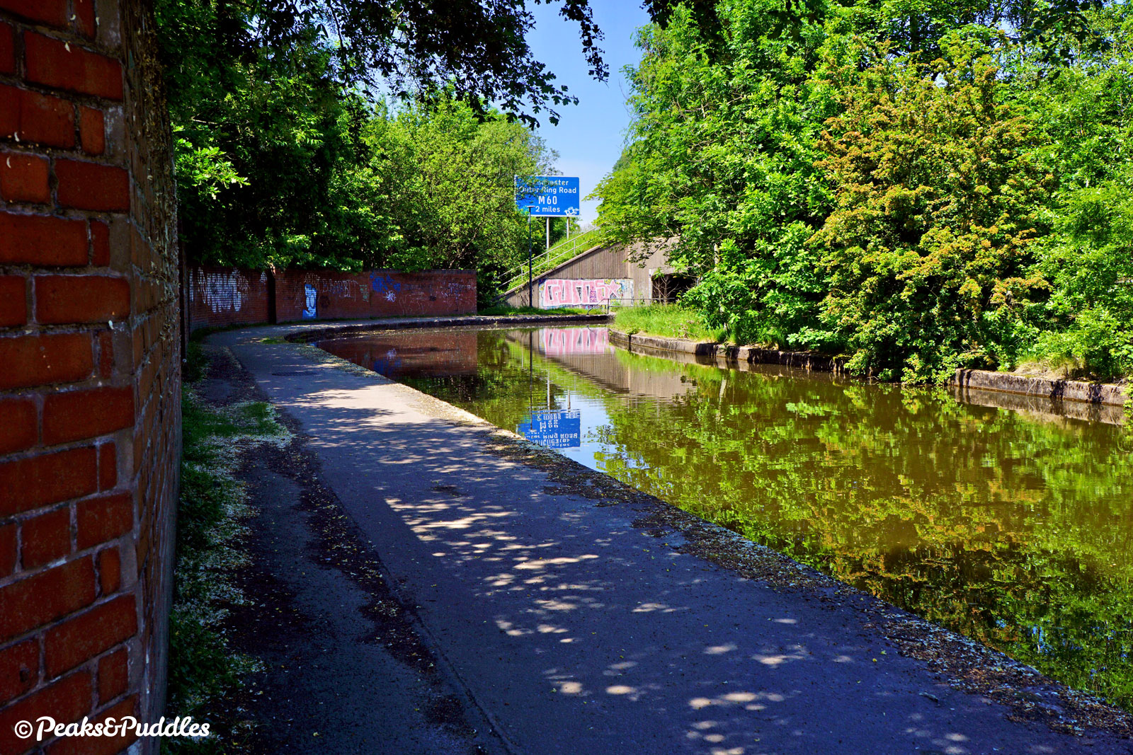 The other side to the Peak Forest Canal. At Hyde, the canal's course was altered slightly to bridge the thundering M67 over the top.